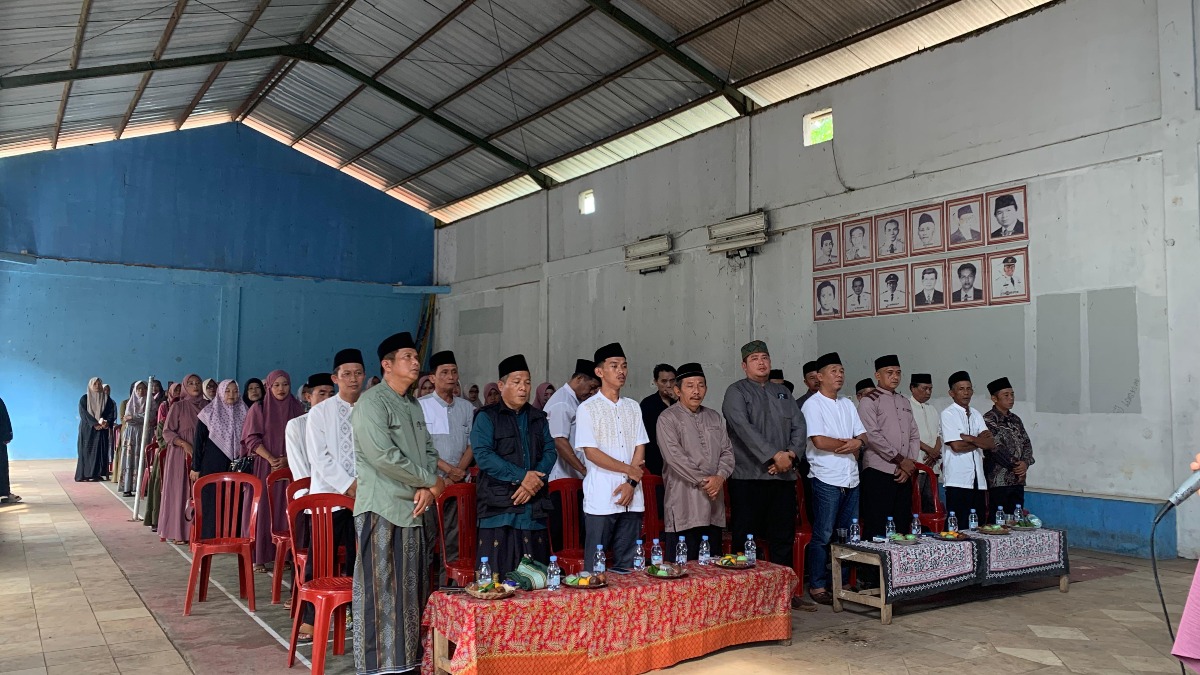Tingkatkan Nilai Religi Perangkat dan Warga, Pemdes Lengkong Gelar Pengajian Syariah Rutin di GOR Raksa Manggala