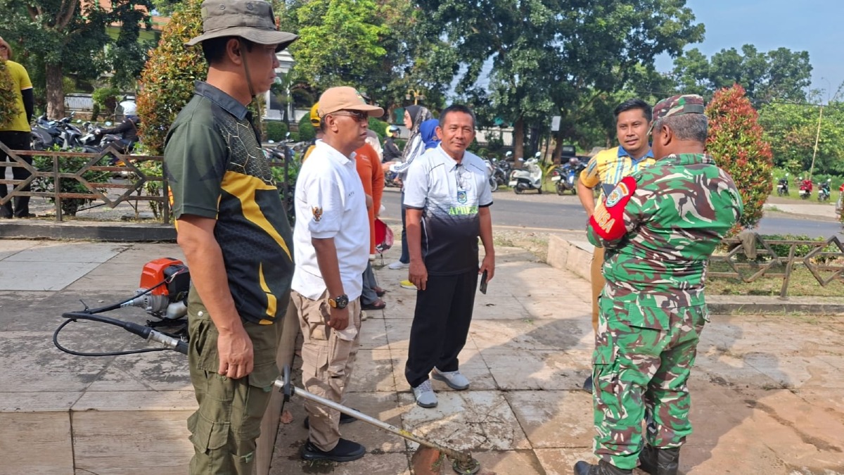 Gerakan Aksi Perbatasan, Kepala Desa Lengkong Bersama Pemdes se-Cipeundeuy Gelar Kerja Bakti Massal